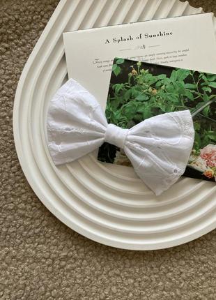 Белый бантик для девочки