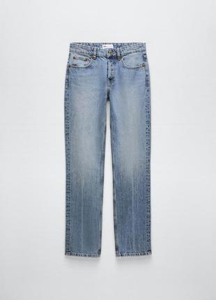 В наявності джинси