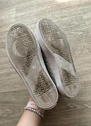 Стильные серебряные оригинальные металлизированные кеды мокасины guess mess 7/37