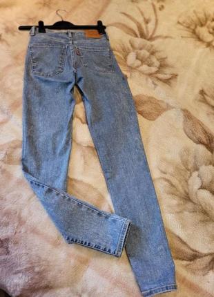 Джинсы levis скинни голубые