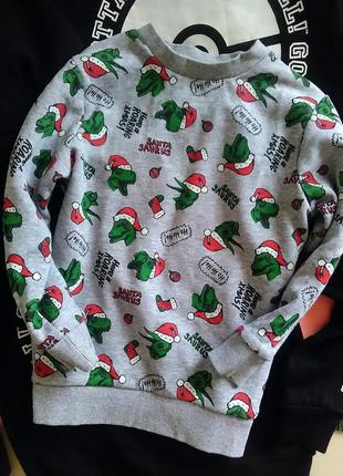 Свитшот с начёсом tu на 5 лет . не ношенный