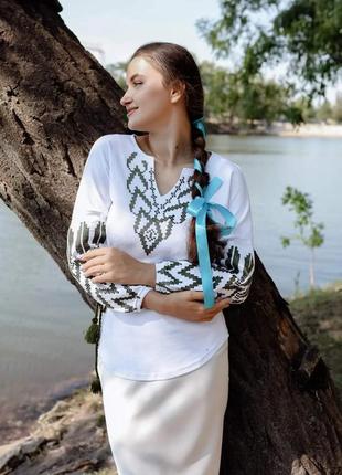 Блуза вишита, вишиванка жіноча