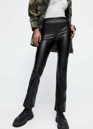 Zara чорні базові повсякденні шкіряні класичні прямі штани труби мом легінси на високій посадці еко шкіра s xs m
