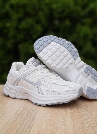 Nike vomero 5 белые с серым7 фото