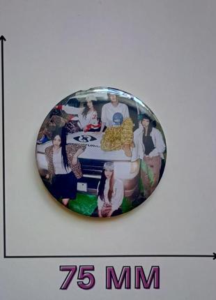 Значок нью джинс new jeans 7,5 см