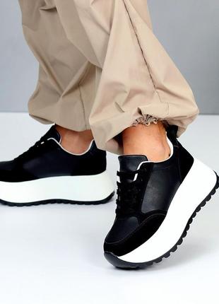 Модные кроссовки для женщин, девушек, эко кожа вставки замши, черные сникерсы, белая...