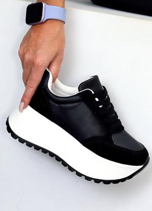 Модные кроссовки для женщин, девушек, эко кожа вставки замши, черные сникерсы, белая...