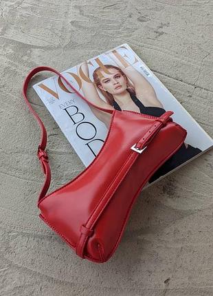 Сумка у стилі jacquemus le bisou