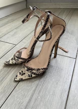 Босоніжки4 фото