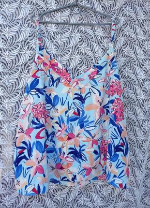 Очень красивая легкая майка блуза в цветочки большого размера