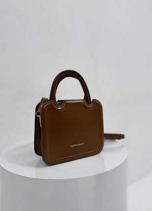 Сумка классическая коричневая