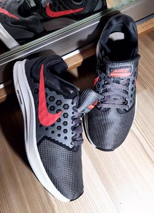 Кроссовки nike black оригинал 37.5 р