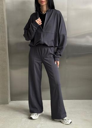 Спортивный костюм с кофтой на молнии с манжетами на рукавах с широкими брюками с поясом на резинке