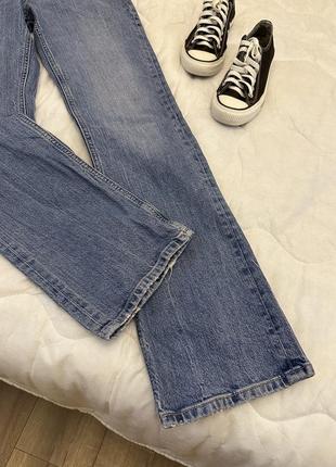 Звужені розкльошені джинси на високій посадці zara4 фото