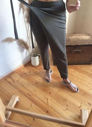 Трикотажные брюки с запахом цвет хаки jinny key4 фото