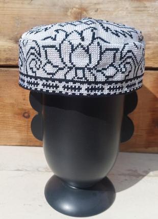 Тюбетейка ручной вышивки 59 см. узбекистан