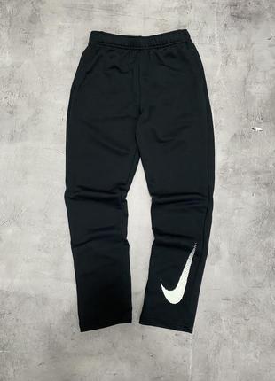 Спортивные штаны прямого кроя nike черные