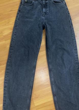 Baggy jeans