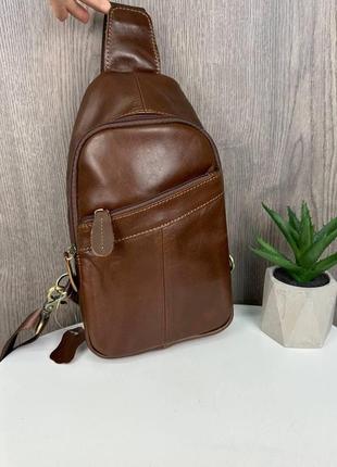 Мужская кожаная бананка сумка на грудь, барсетка нагрудная из натуральной кожи темно-коричневый