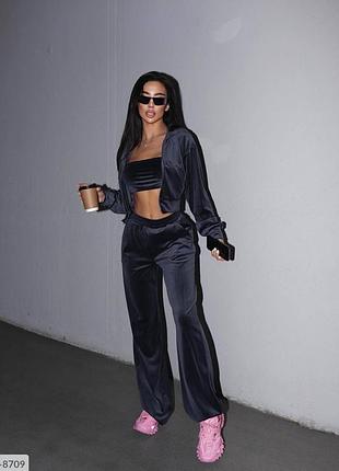 Качественный велюровый костюм