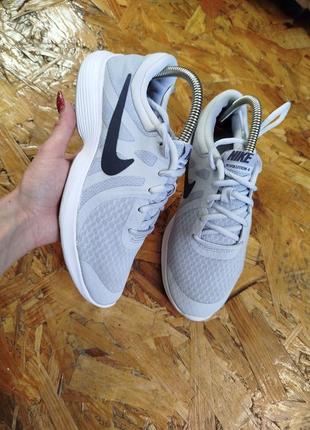 Кроссовки nike revolution 4