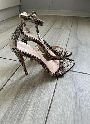 Босоніжки2 фото