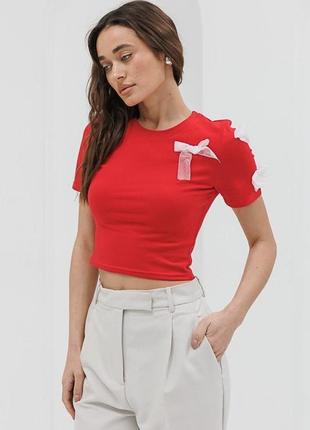 Жіноча укорочена футболка з бантиками на плечі9 фото