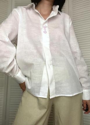 Белая хлопковая рубашка с вышивкой