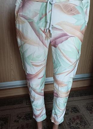 Суперовые, стрейчевые брюки 7/8 италия