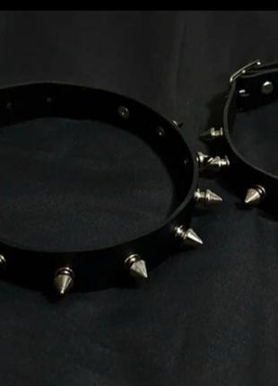 Чокер с шипами на винтах из эко кожи