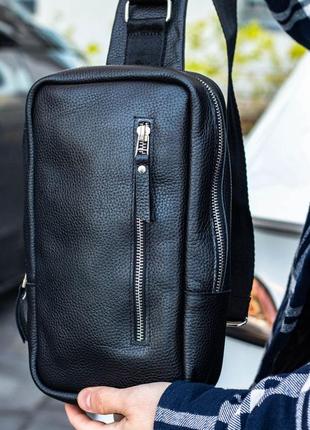 Мужская шикарная качественная и стильная сумка слинг из натуральной кожи черная10 фото