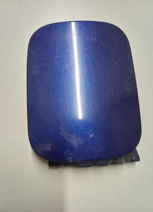 8d5809905 лючок бензобака audi a4 b5