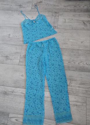 Трендова піжама в квіти легка літня блакитна піжама майка штани