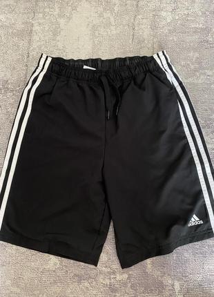 Шорти нові( без бірки) adidas оригінальні розмір 164 xs