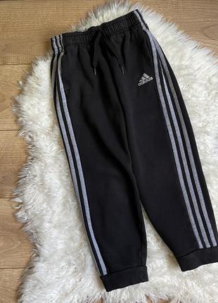 Спортивные штаны adidas