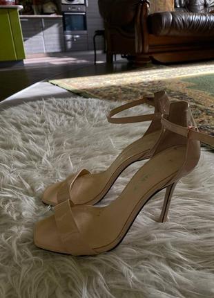 Женские босоножки на каблуке helen marlen4 фото