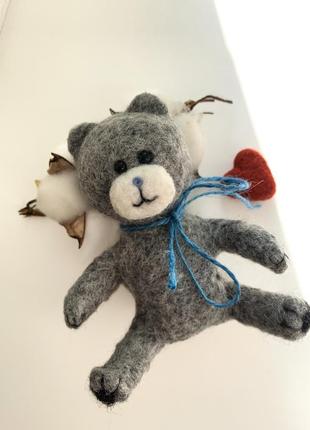 Іграшка ведмедик з шерсті1 фото