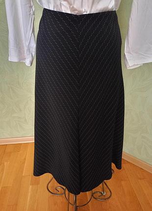 Стильная юбка фасона трапеция в полоску