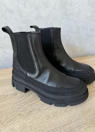 Челсі шкіряні 35 р