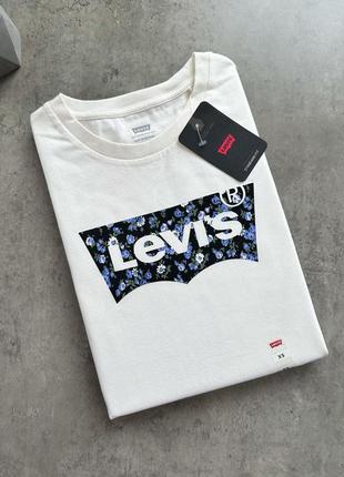 Женская футболка levi's