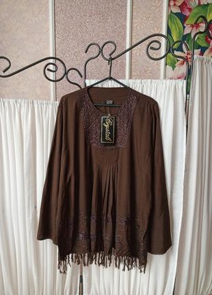 Красива коричнева блуза з вишивкою crystals.