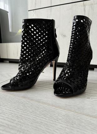 Босоножки кожаные для хилс heels