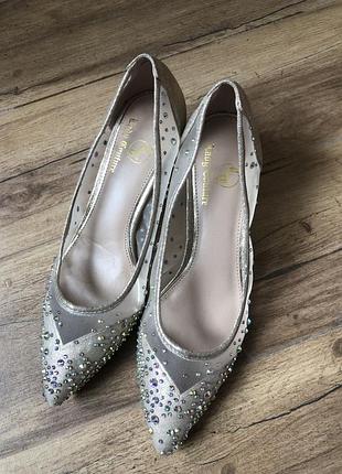 Дуже гарні туфлі