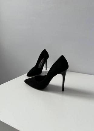 Класичні туфлі човники на шпильках чорного кольору з еко замши2 фото