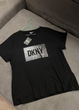 Черная новая женская футболка dkny