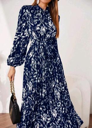 Темно-синя сукня гофра