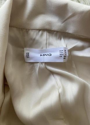 Женский пиджак mango в молочном цвете женский пиджак mango в молочном цвете7 фото
