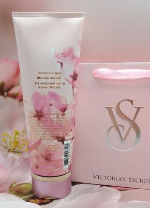Зволожуючий лосьйон для тіла та рук velvet petals cashmere victoria's secret2 фото