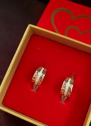 Продам сережки позолоченные - медцинское золото, сверху позолота. идеальное качество по суперцене!