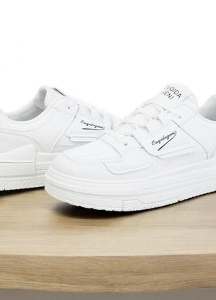 Великий декоративний свічник